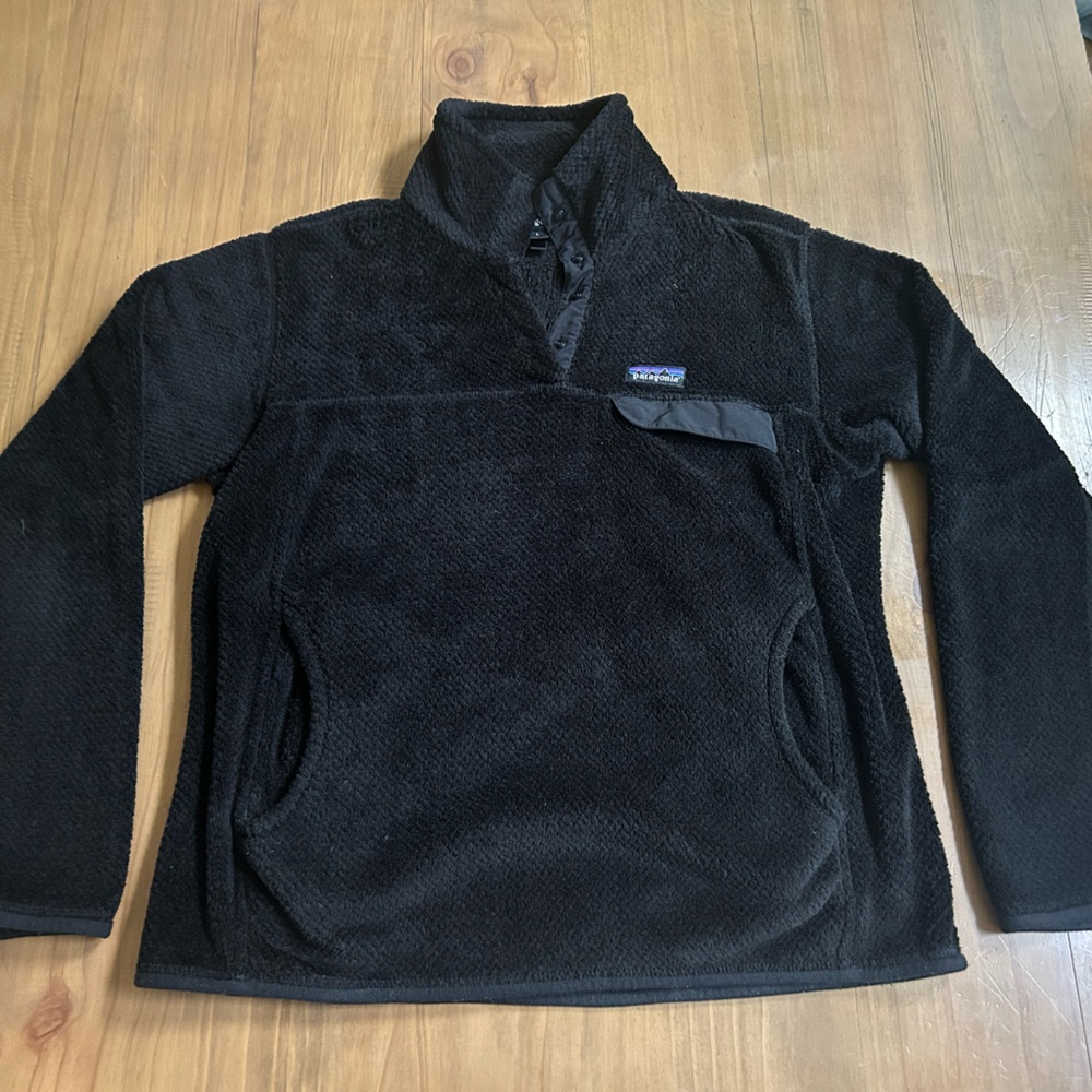 Patagonia Women’s Black Fleece Pullover